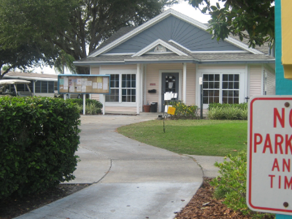 Pro Shop Outside